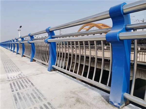 滨海304不锈钢复合管护栏的生产工艺揭秘